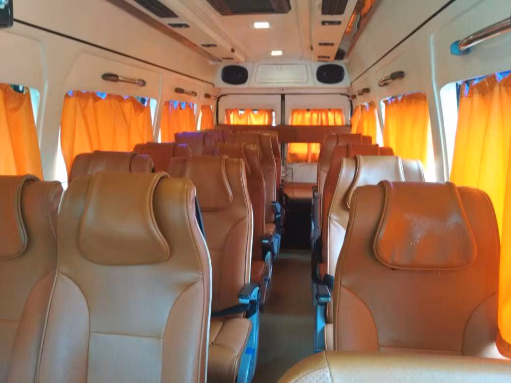 17 Seater Tempo Traveller